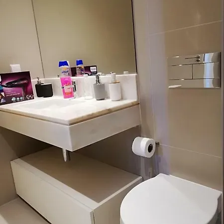 Beautiful Apartment-campo Pequeno Pensionat 3*